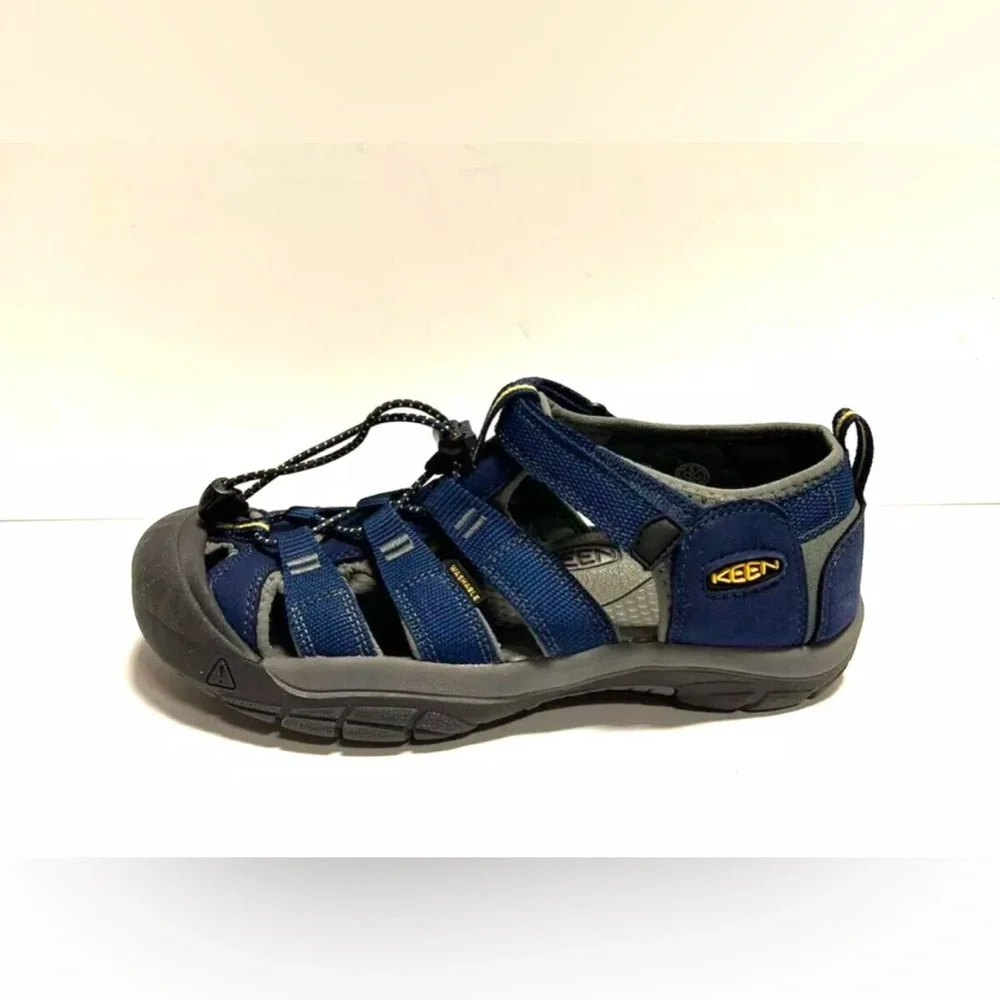 KEEN Youth Newport H2 Sandal Blue Size 6 M Big Kid